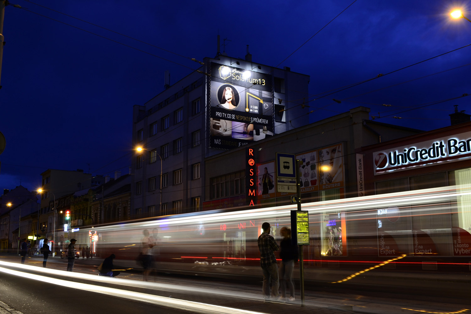 WEREK-MEDIA-Reklamni-plochy-Brno---016ZB-Palackeho-trida---klient-Solarium-13---OOH-kampan-06-2018-noc-(1)-1500x1000