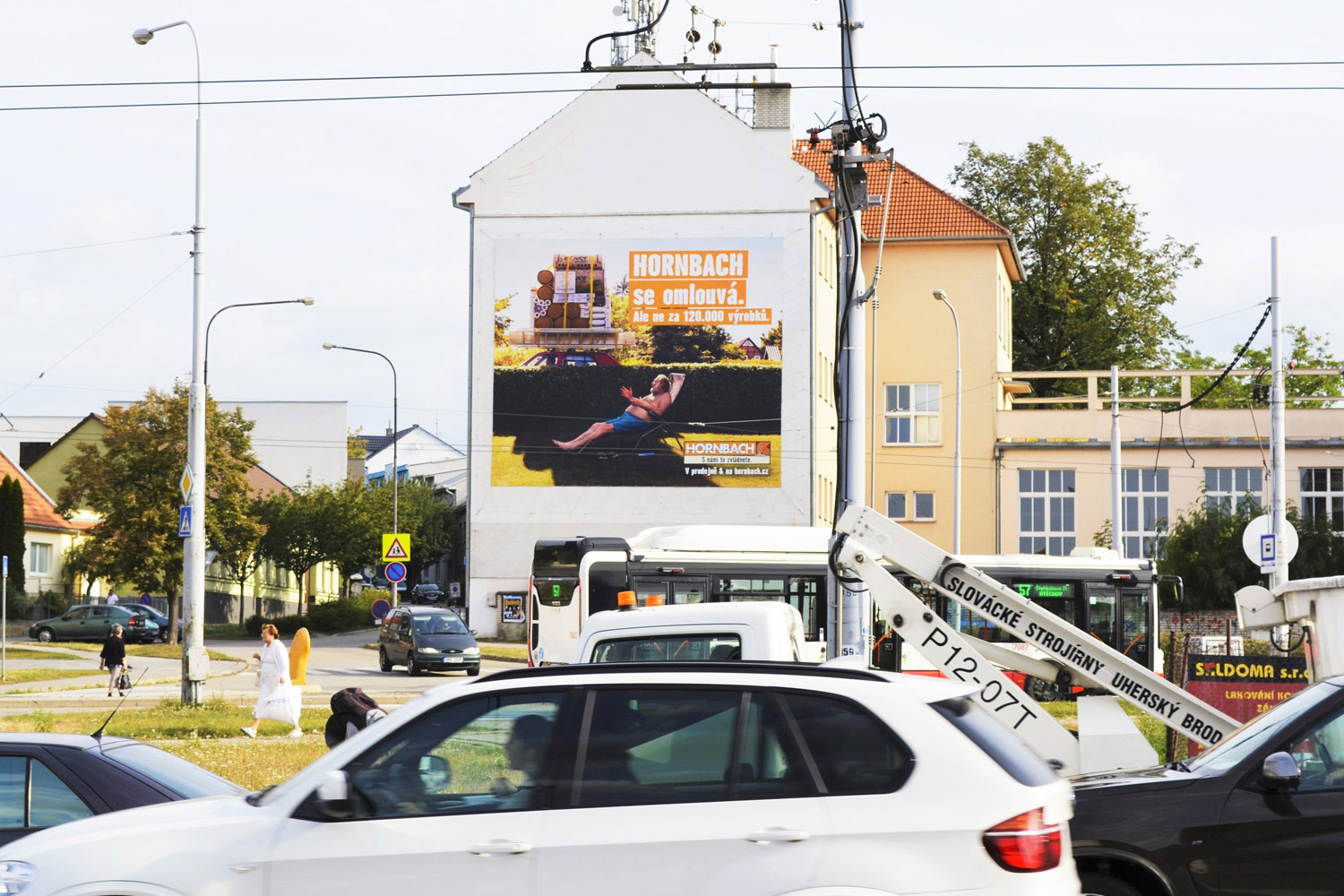 Venkovní-reklamní-plocha-Brno-Tomkovo-náměstí-039ZB-Hornbach